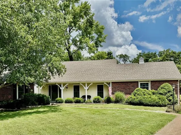 103 Denbigh Ter, Ballwin, MO 63011