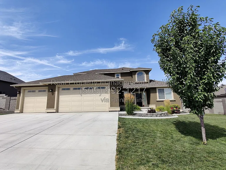 1108 S Kansas Pl — Photo 1