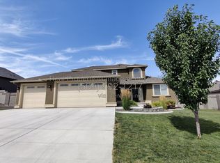 1108 S Kansas Pl, Kennewick, WA 99338