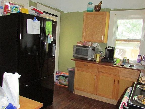 5th image of 257 Park Dr