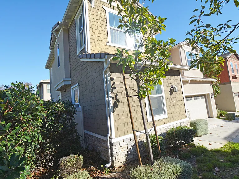 42 Gable Ct — Photo 3