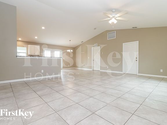 4th image of 10379 Grail Ave