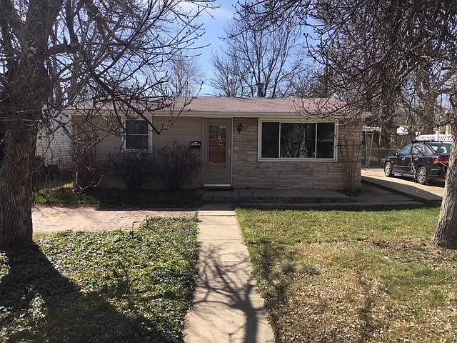 2 bed, 984 sqft, $2,000 — Photo 1