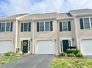 6647 Village Green Dr, Roanoke, VA 24019