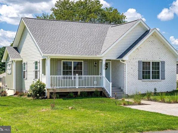 320 8th Ave, Luray, VA 22835