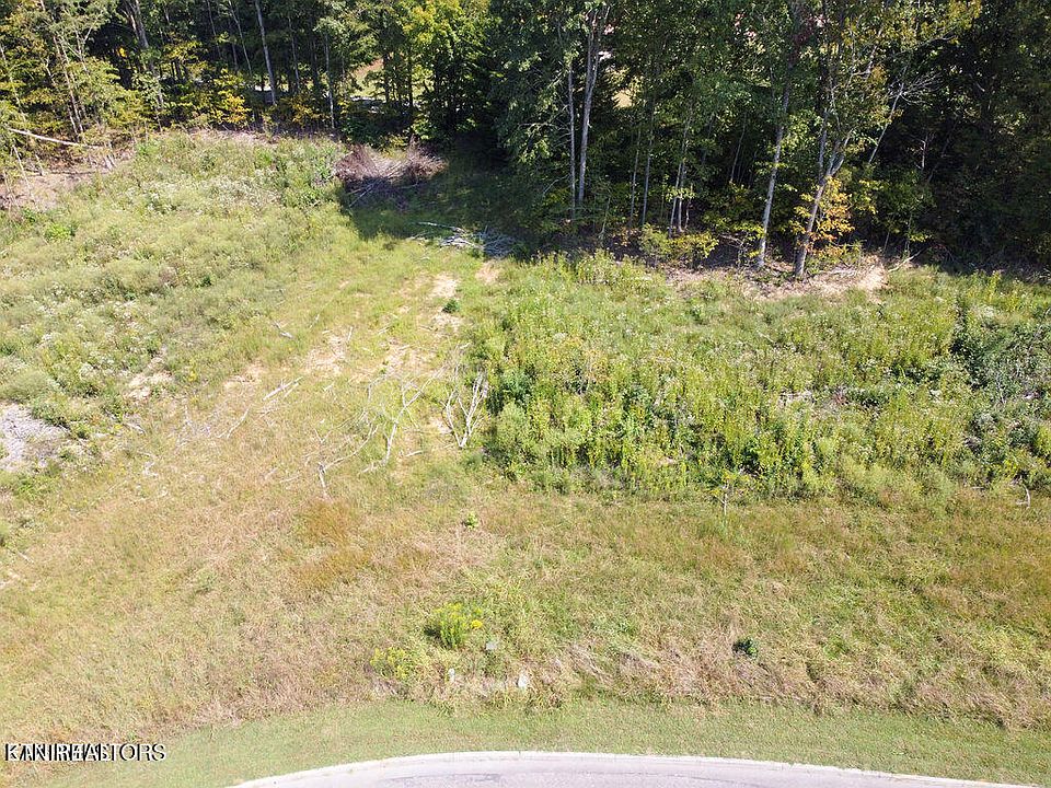 2nd image of 359 Shadows Lawn Dr