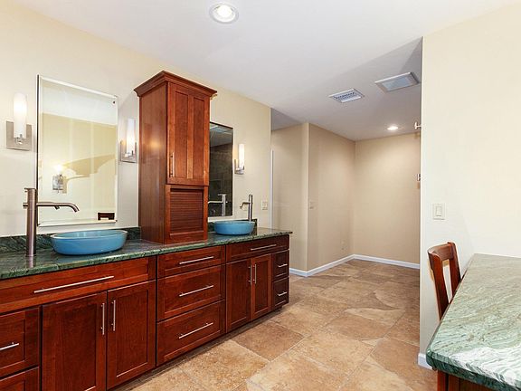 4th image of 9505 W Hidden Valley Cir N