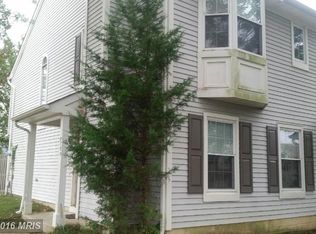 8701 Village Green Ct, Alexandria, VA 22309