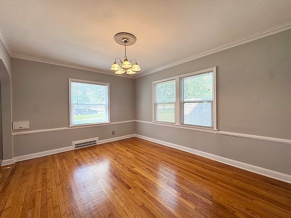 5th image of 738 E Meyer Blvd