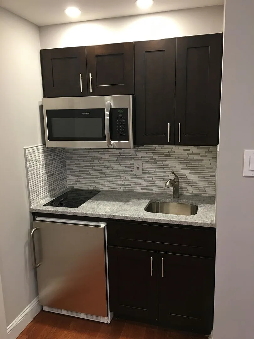 331 S Smedley Street — Photo 2