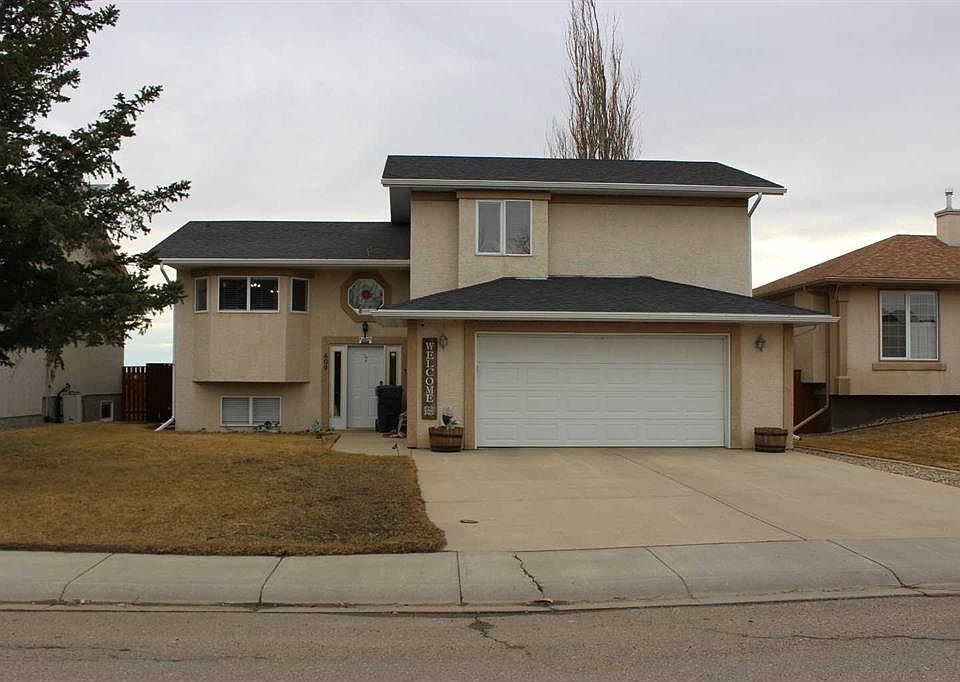 1st image of 609 Maple Pl N