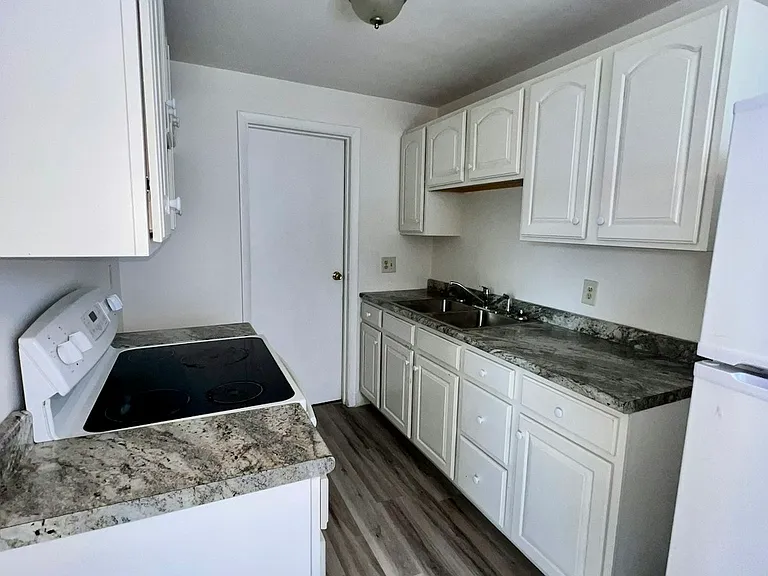 117 Van Horne St #115 — Photo 3