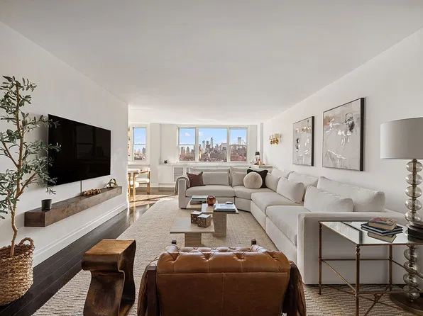 61 Jane St APT 16D, New York, NY 10014