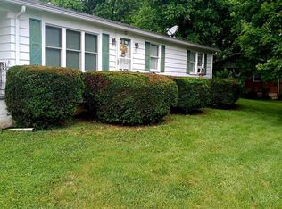 51 Boxwood Ln, Charles Town, WV 25414