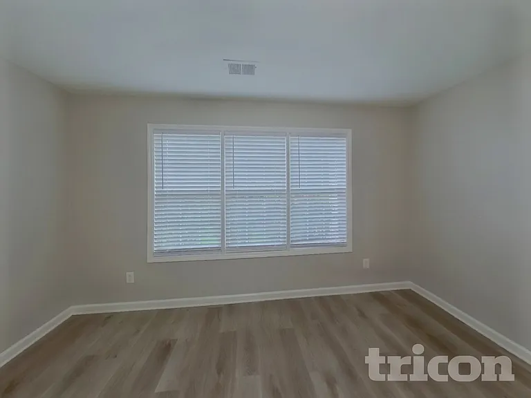 136 Tanners Mill Rd — Photo 9