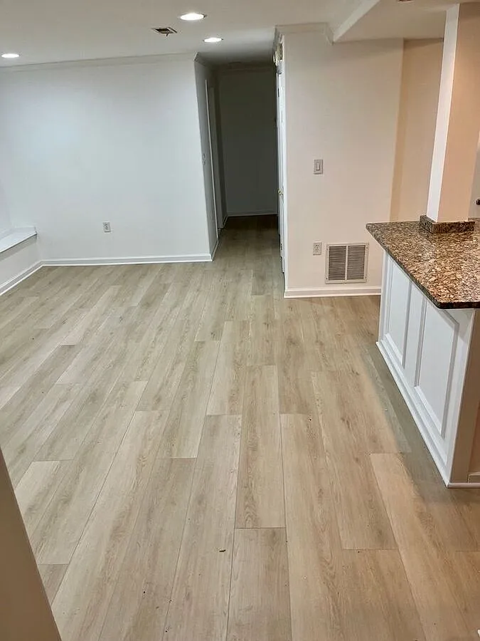 Gorgeous 2Bed/1Bath in the Middle of Everything! High Ceilings + Private Entrances — Photo 4
