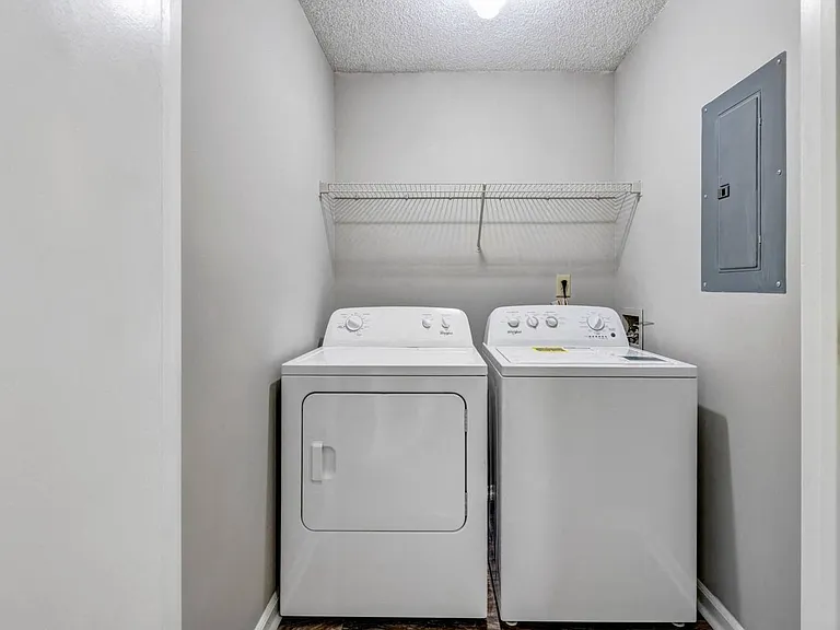 Station 153 Apartment Homes — Photo 8