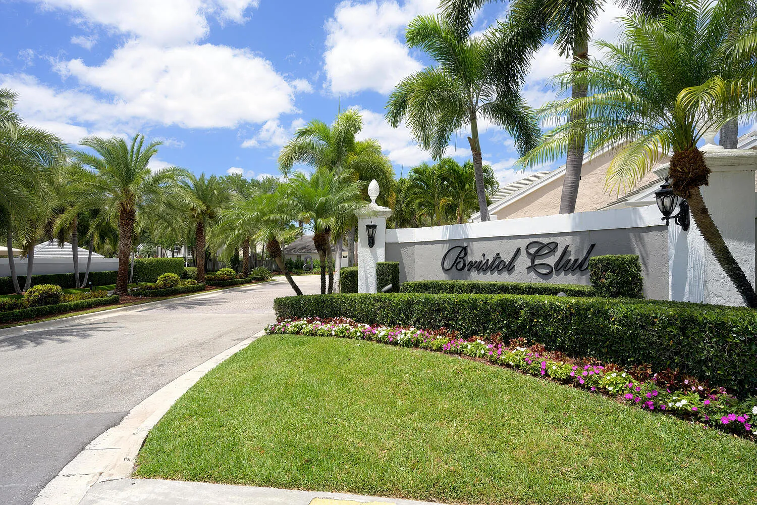 3 bed, 2.0 bath, 1438 sqft, $3,800 — Photo 2