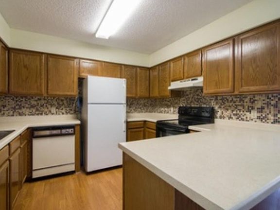 4th image of 4165 Hilltop Point #206