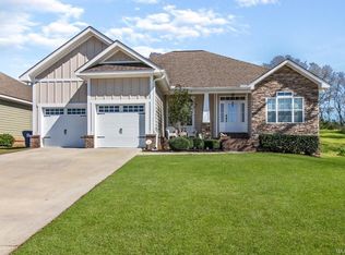 226 Weeping Willow Trl, Headland, AL 36345