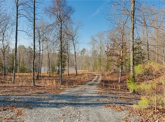2nd image of 15612 Chesdin Manor Dr