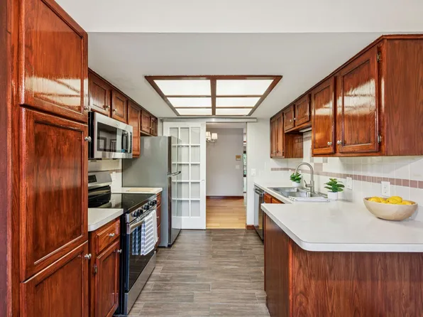 6219 Magda Dr Unit D, Osseo, MN 55369