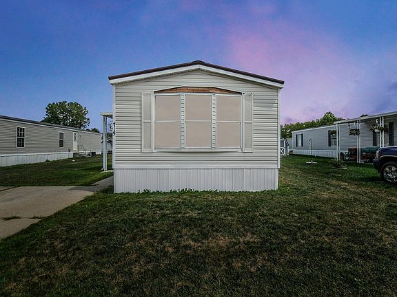 2nd image of 1100 Thornwood Dr Lot 715