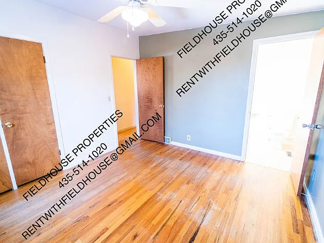 1077 Rose St — Photo 13