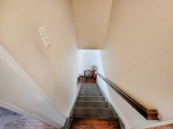 4th image of 10742 120th St