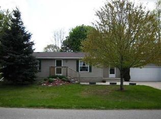 245 S Pine St, Newaygo, MI
