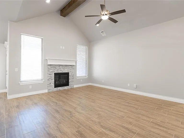 13129 NE 8th St — Photo 4
