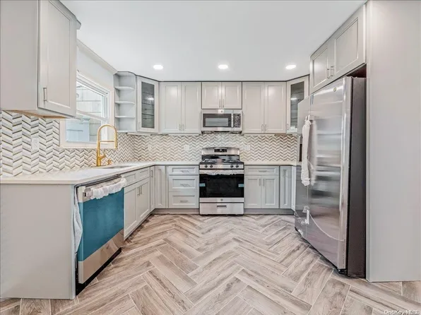 356 N Broadway, Yonkers, NY 10701