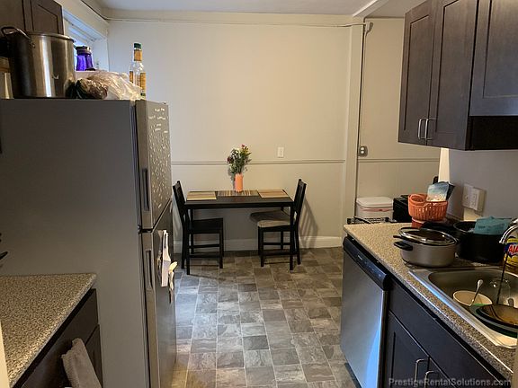 4th image of 172 Kelton St #6