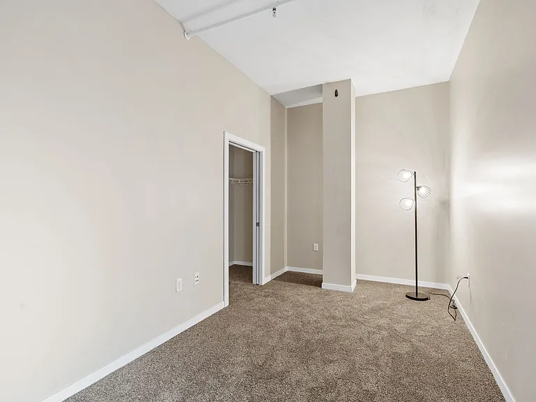 430 Oak Grove — Photo 42
