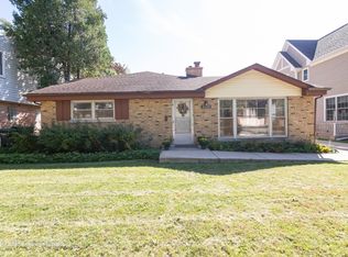 2429 Oak Ave, Northbrook, IL 60062