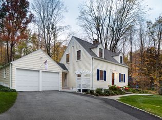 668 Quaker Rd, Chappaqua, NY 10514