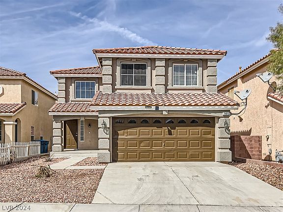 3rd image of 7465 Jacaranda Leaf St