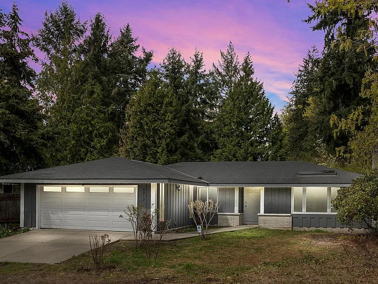 5012 NE 1st Ct — Photo 1