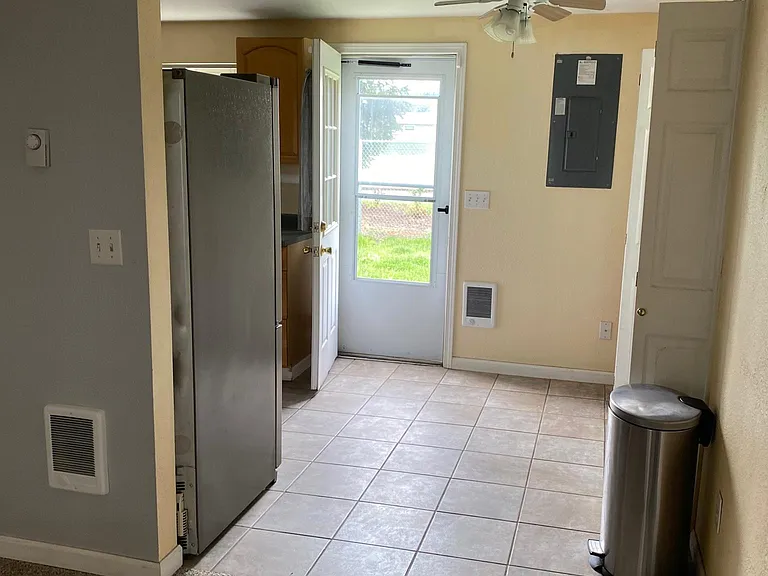 21821 22nd Ave E — Photo 12