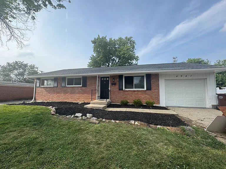 4941 Bayside Dr — Photo 1