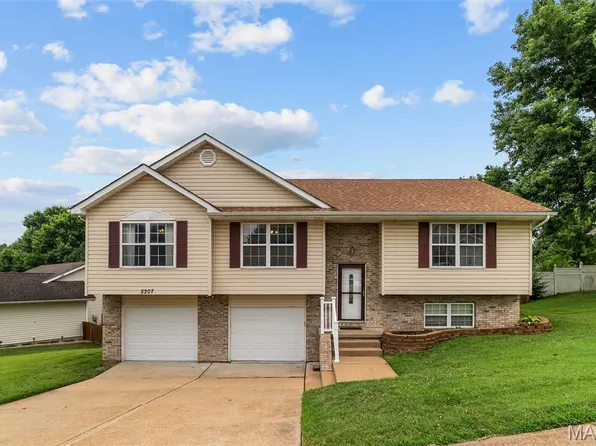 5207 Summerfield Dr, Imperial, MO 63052
