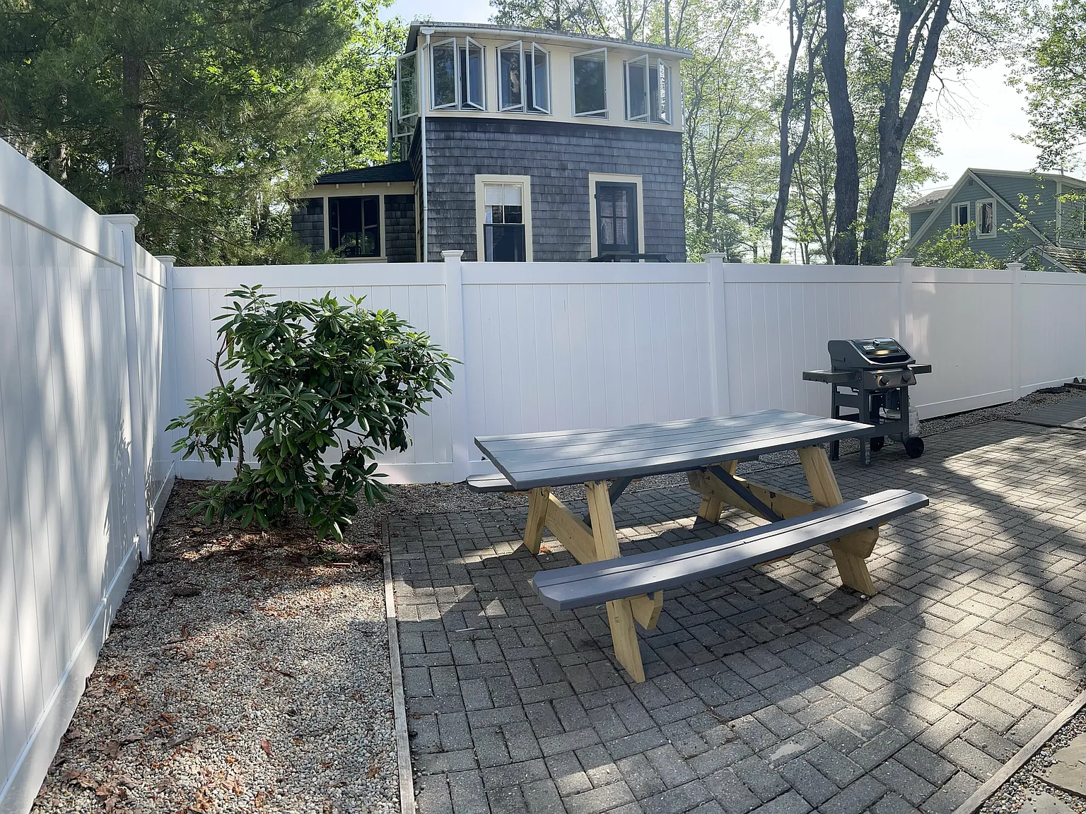 11 Hampton Ave — Photo 3
