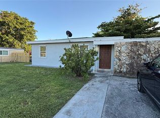 24 Miami Gardens Rd, Hollywood, FL 33023