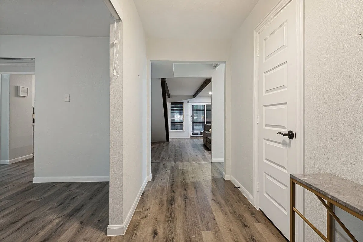 5 bed, 3.5 bath, 2782 sqft, $3,190 — Photo 3