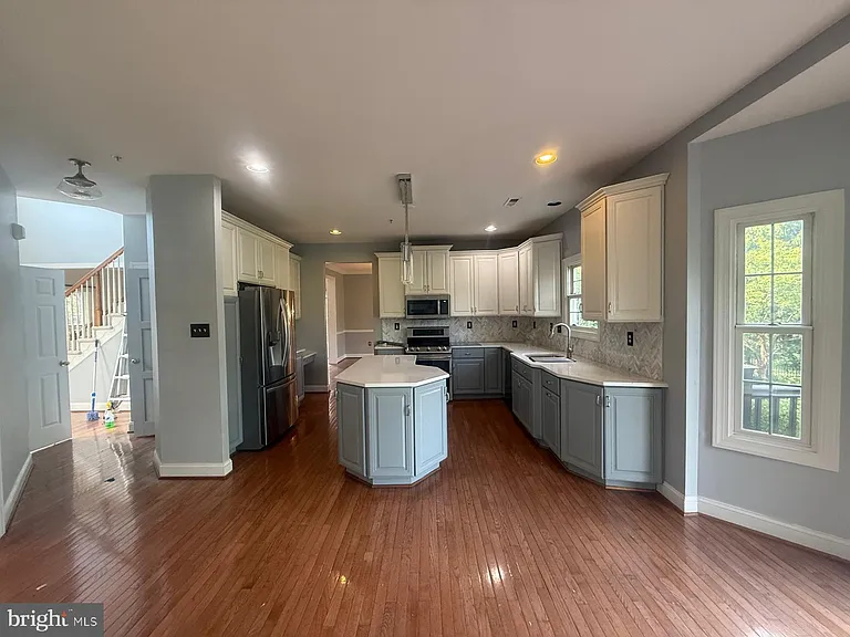 714 Marcus Cir — Photo 29