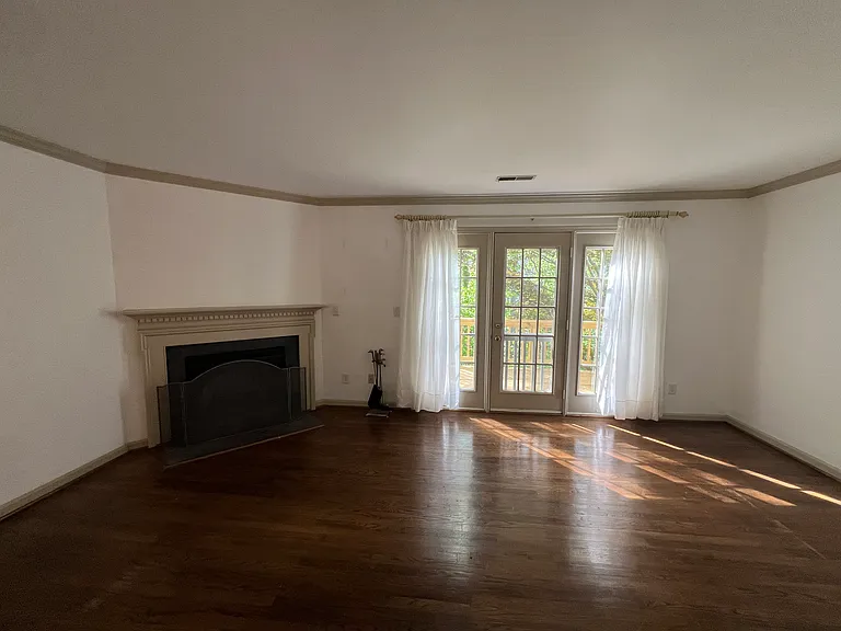 1000 Huntwood Ln — Photo 11