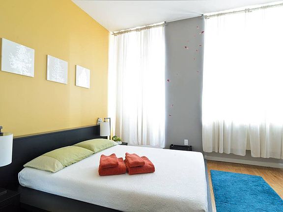 5th image of 229 W 60th St APT 5E