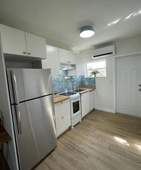 1264 NE 111th St #3 — Photo 9