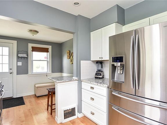 4th image of 1924 21st St