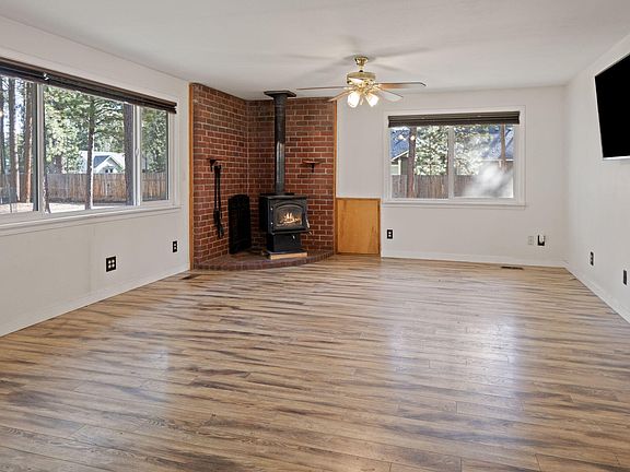 3rd image of 153469 Hackamore Ln